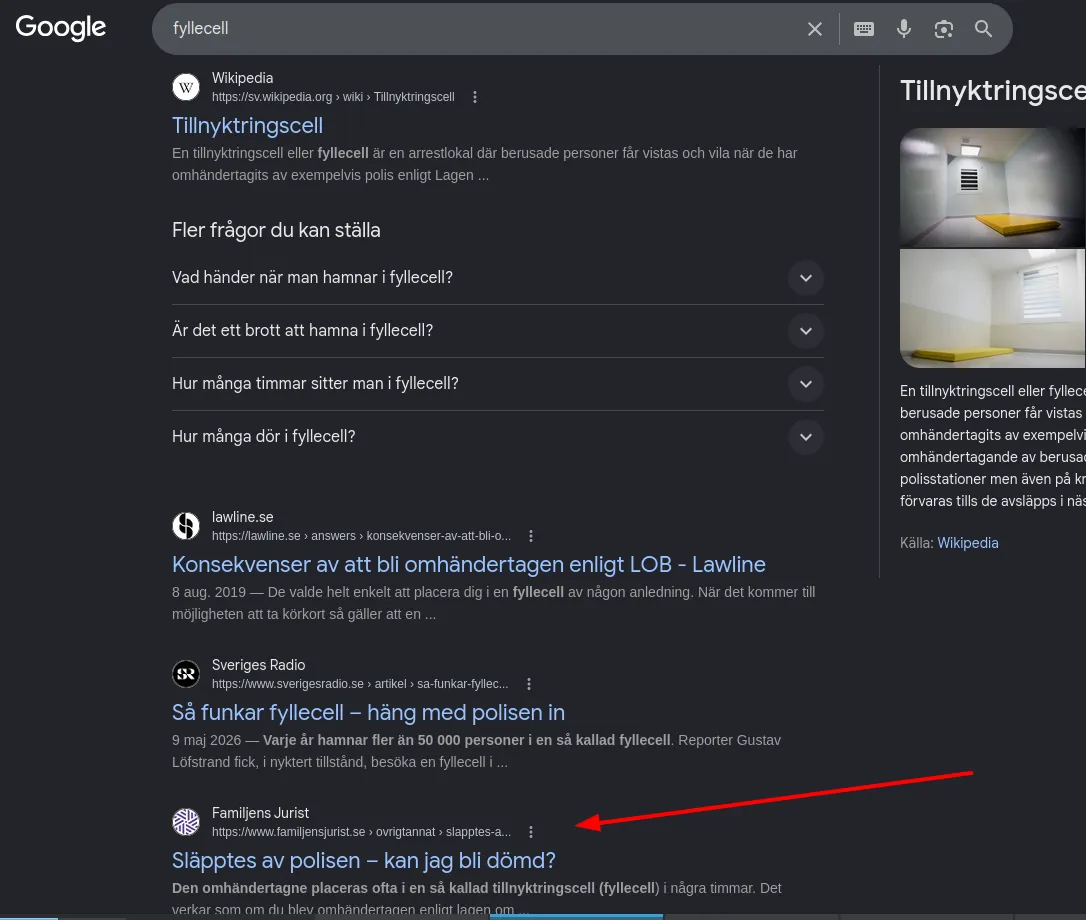 Ahrefs-överblick med organiska sökord for Familjens Jurist.